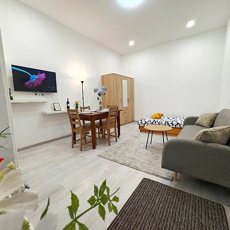 Central Private Apartment-7Pax Budapest Exteriör bild