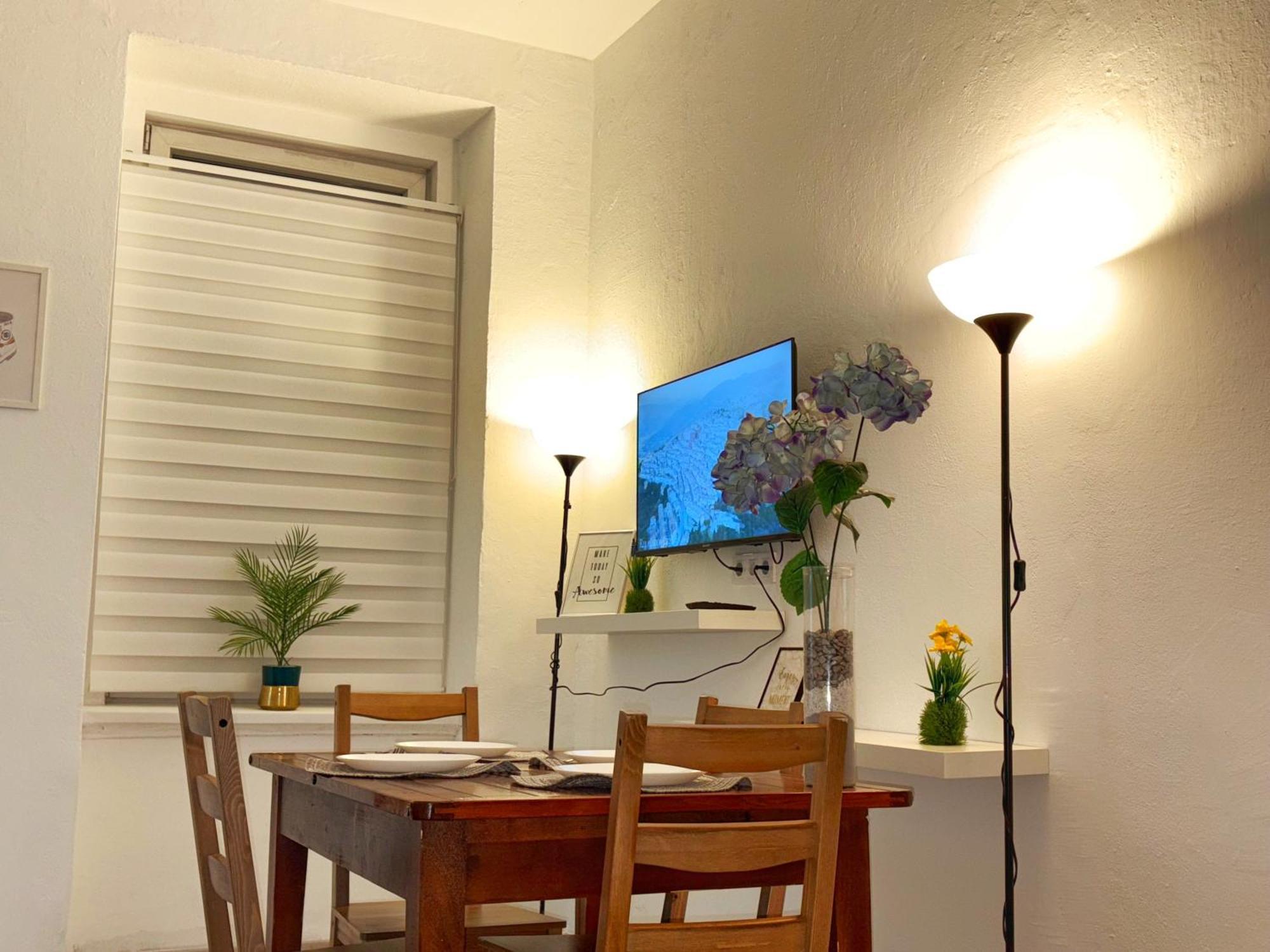 Central Private Apartment-7Pax Budapest Exteriör bild