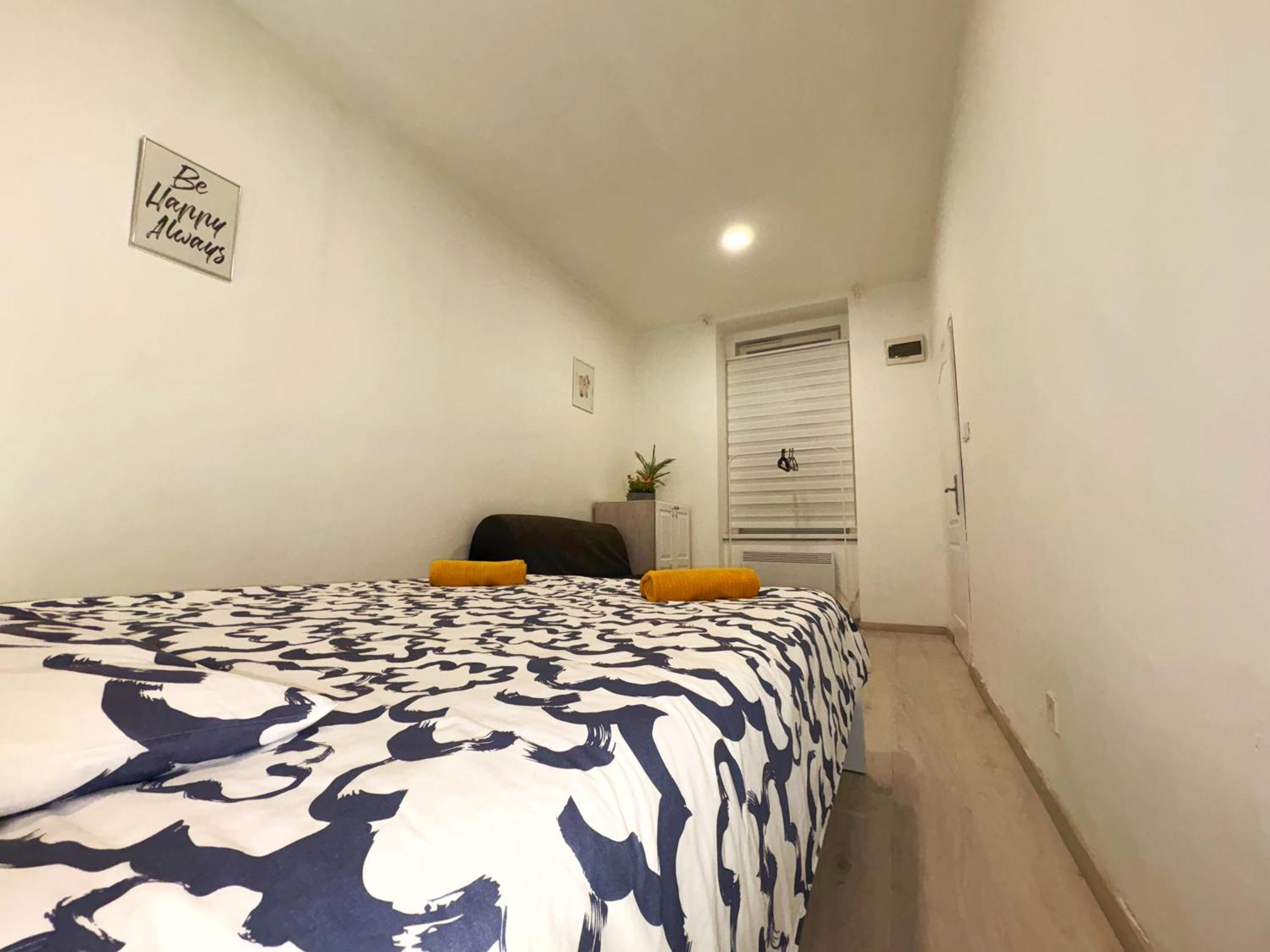 Central Private Apartment-7Pax Budapest Exteriör bild