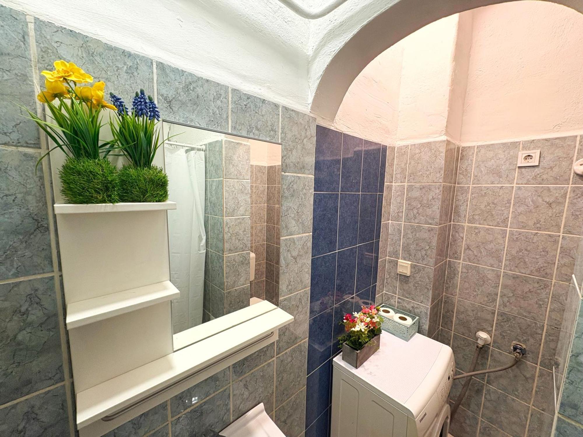 Central Private Apartment-7Pax Budapest Exteriör bild